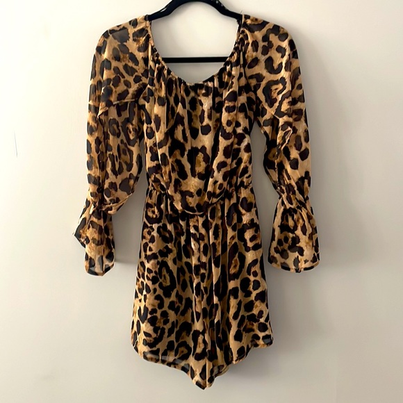 Misguided size 4 animal print romper - Picture 3 of 6